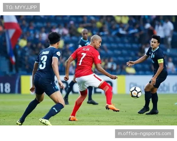 武里南联双后腰锁死核心出球 罗慕洛回传次数激增47%暴露限制 武里南联双后腰锁死核心出球 罗慕洛回传次数激增47%暴露限制